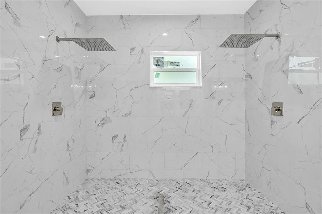 For Rent: $2,400 (4 beds, 3 baths, 2373 Square Feet)