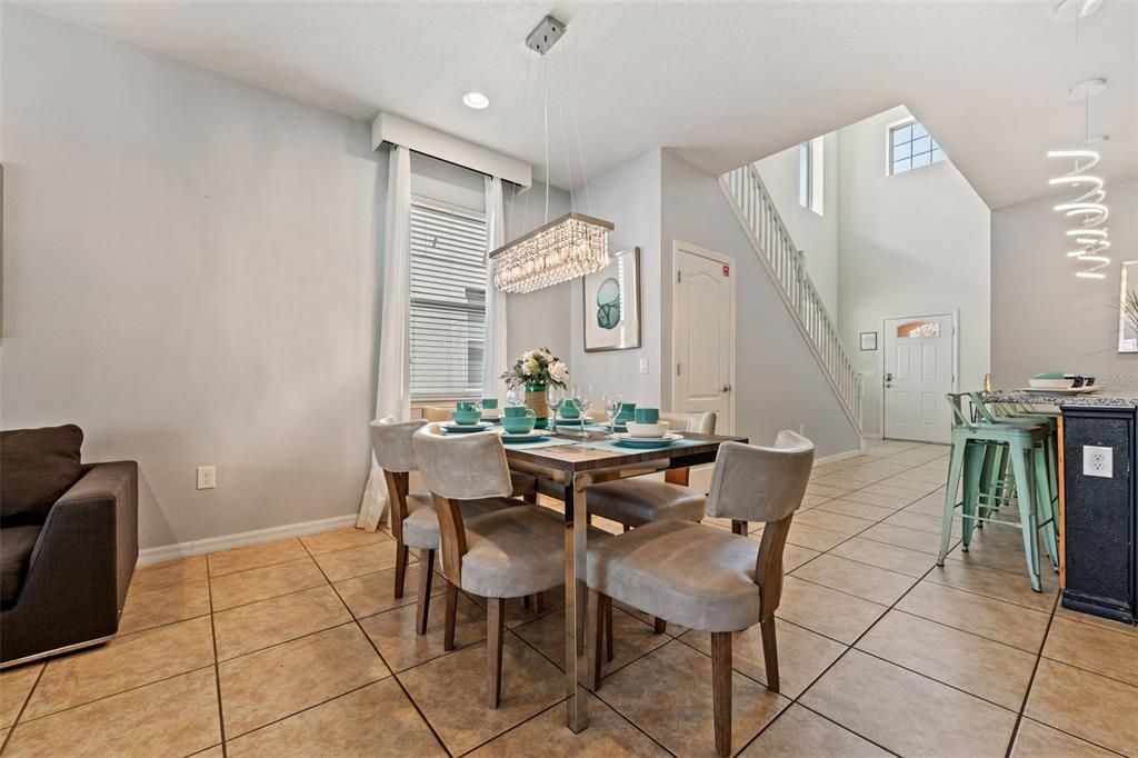 Activo con contrato: $589,900 (6 camas, 4 baños, 3142 Pies cuadrados)