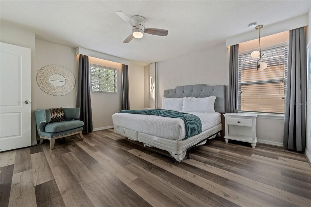 Activo con contrato: $589,900 (6 camas, 4 baños, 3142 Pies cuadrados)
