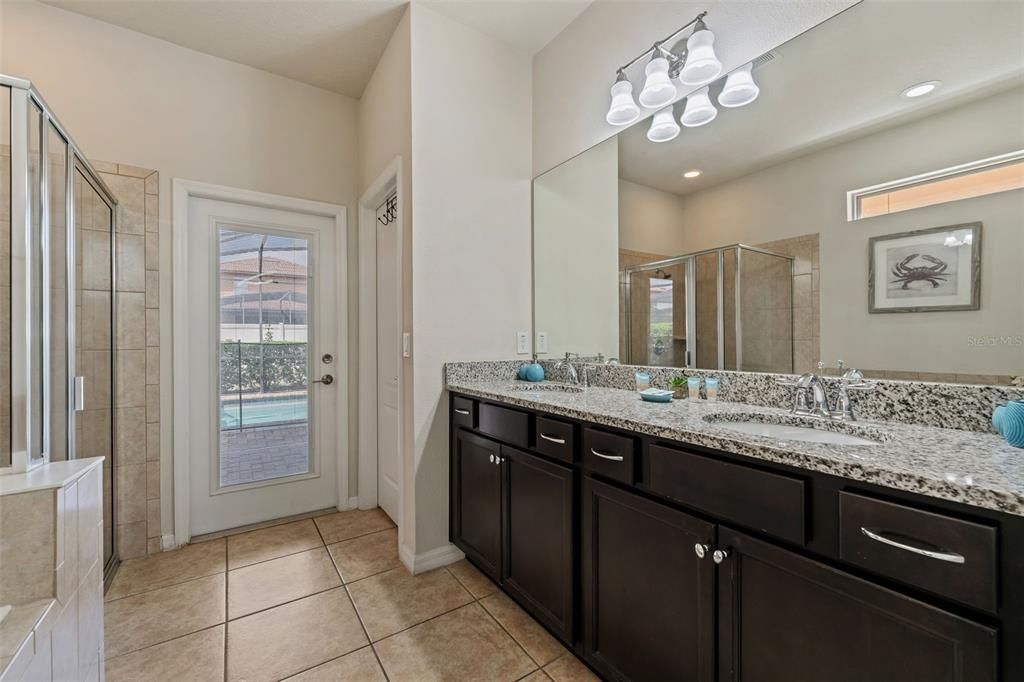 Activo con contrato: $589,900 (6 camas, 4 baños, 3142 Pies cuadrados)