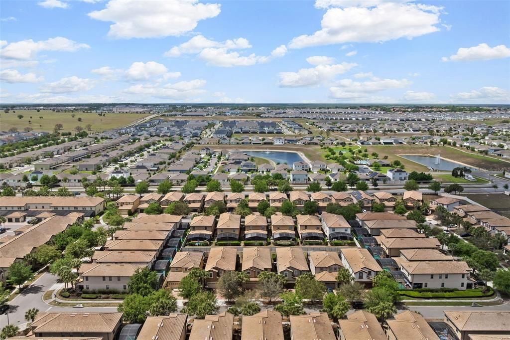 Activo con contrato: $589,900 (6 camas, 4 baños, 3142 Pies cuadrados)