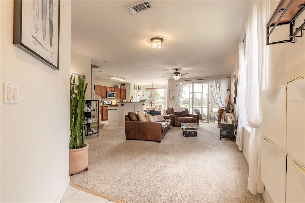Activo con contrato: $289,000 (3 camas, 2 baños, 1942 Pies cuadrados)