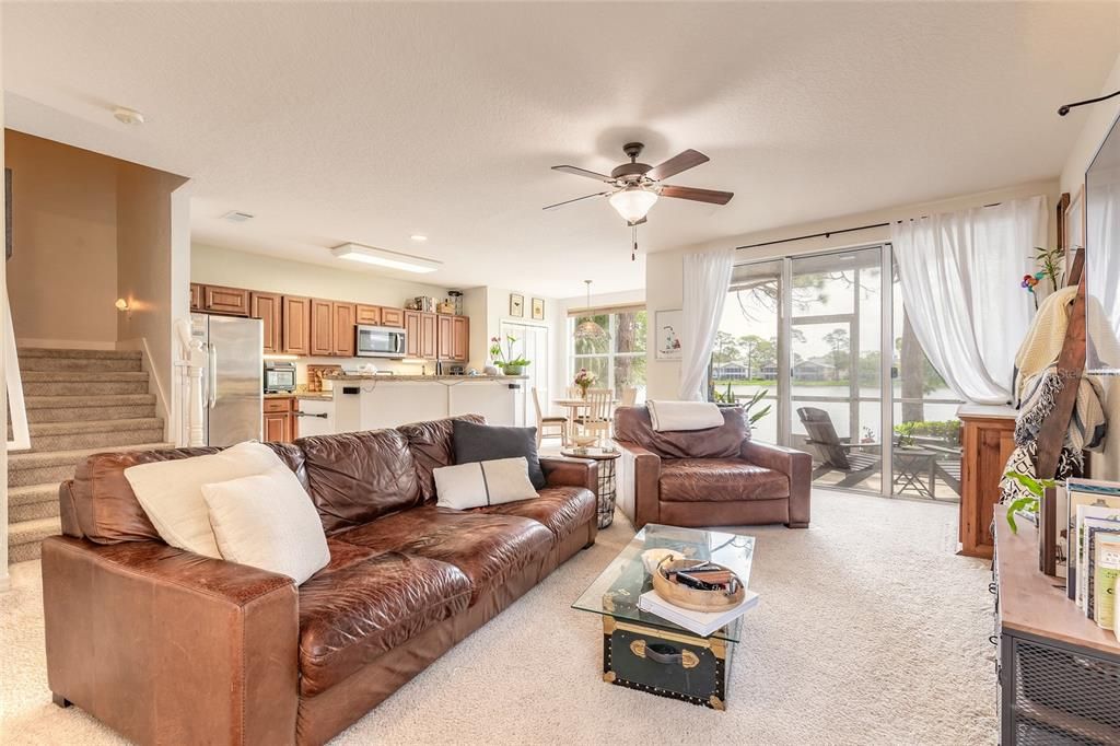 Activo con contrato: $289,000 (3 camas, 2 baños, 1942 Pies cuadrados)