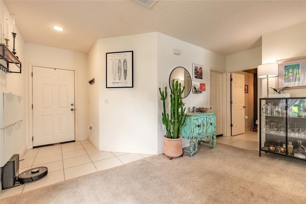 Activo con contrato: $289,000 (3 camas, 2 baños, 1942 Pies cuadrados)