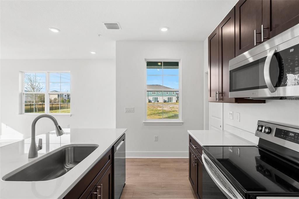 En Venta: $389,999 (3 camas, 2 baños, 1935 Pies cuadrados)