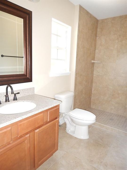 В аренду: $1,950 (2 спален, 2 ванн, 1421 Квадратных фут)