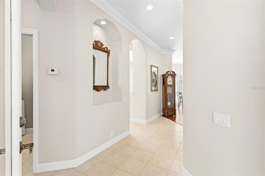 Под контрактом: $425,000 (2 спален, 2 ванн, 1837 Квадратных фут)