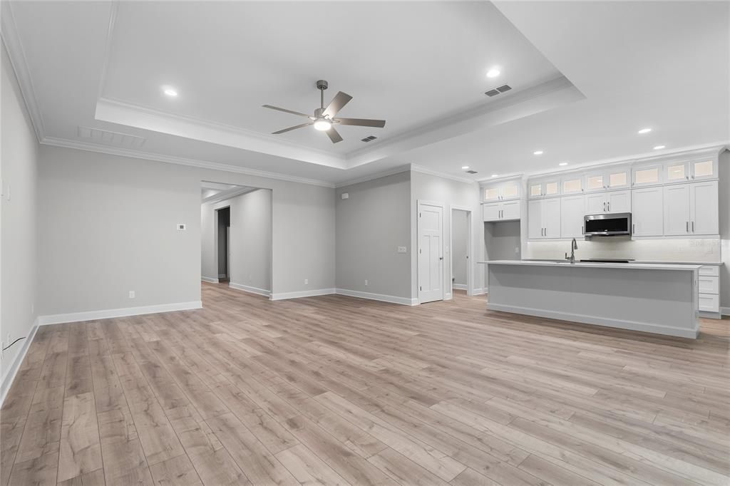 En Venta: $499,000 (4 camas, 2 baños, 2379 Pies cuadrados)