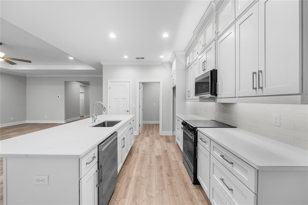 En Venta: $499,000 (4 camas, 2 baños, 2379 Pies cuadrados)