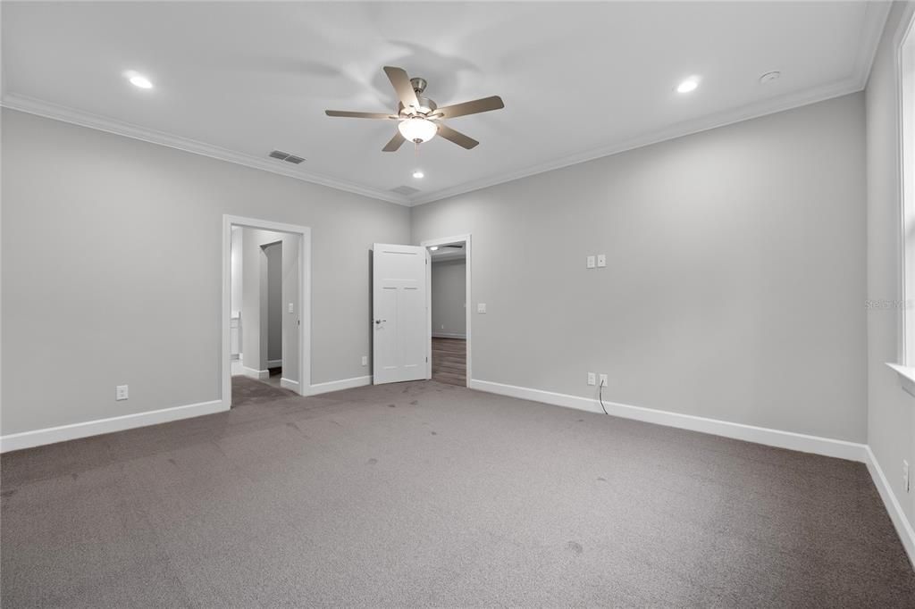 En Venta: $499,000 (4 camas, 2 baños, 2379 Pies cuadrados)