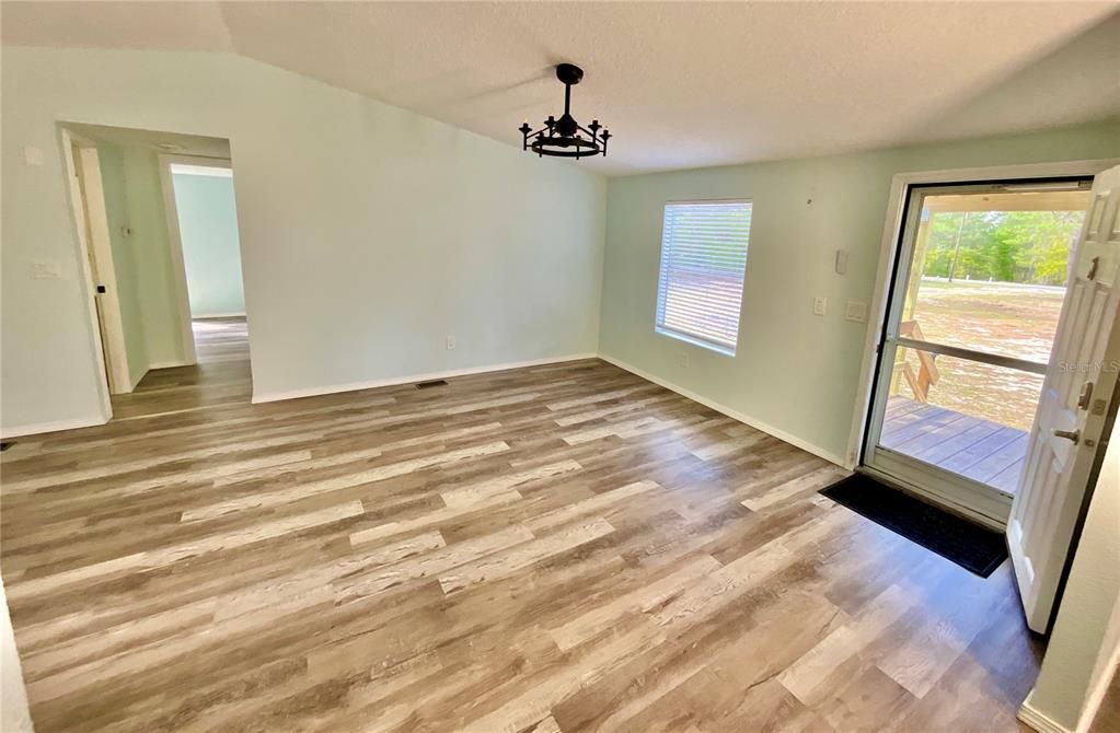 En Venta: $294,900 (3 camas, 2 baños, 1152 Pies cuadrados)