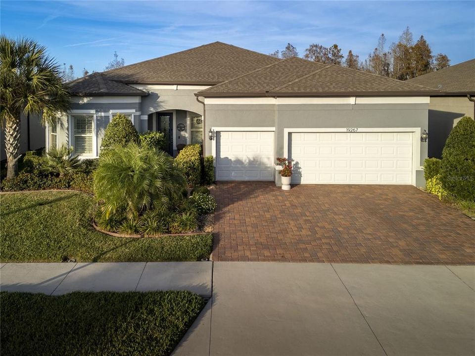 Active With Contract: $799,900 (3 beds, 3 baths, 2496 Square Feet)