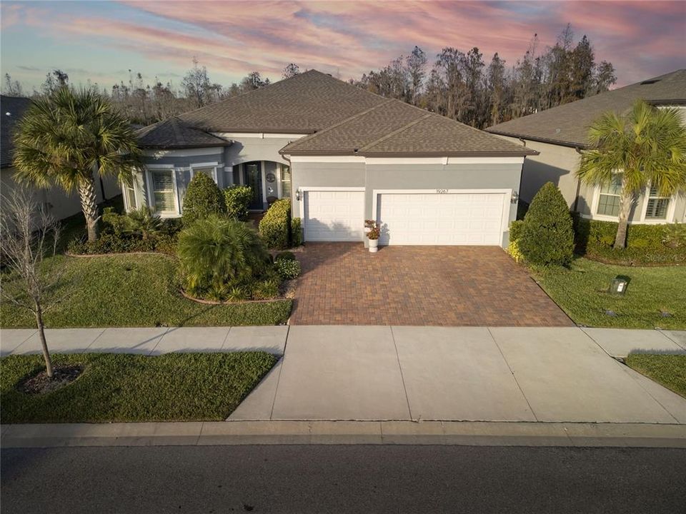 Active With Contract: $799,900 (3 beds, 3 baths, 2496 Square Feet)