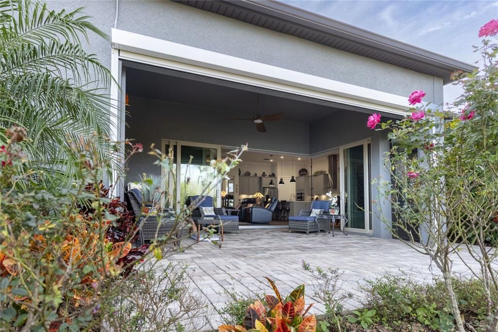 Active With Contract: $799,900 (3 beds, 3 baths, 2496 Square Feet)