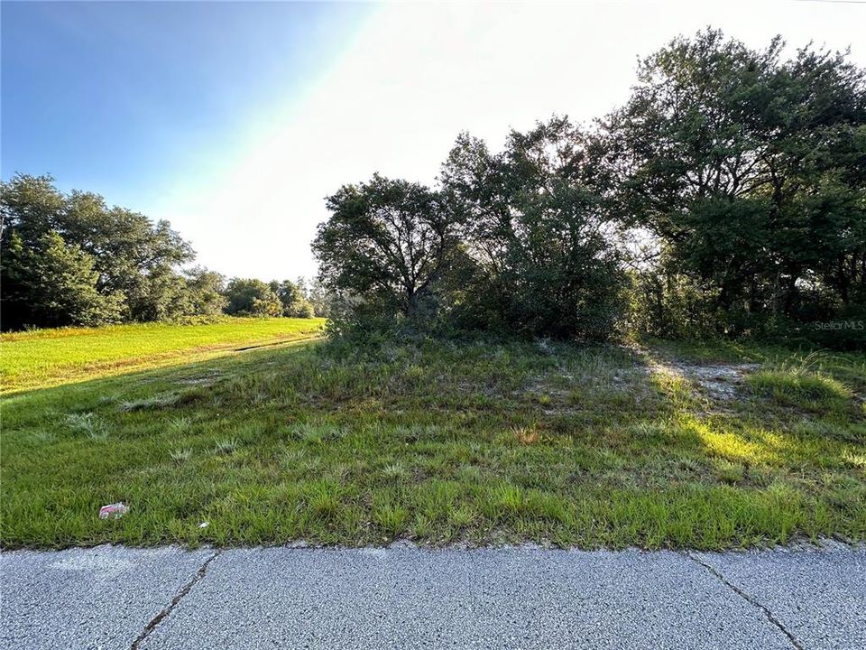На продажу: $28,000 (0.18 acres)