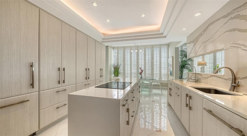 На продажу: $6,100,000 (3 спален, 3 ванн, 3380 Квадратных фут)