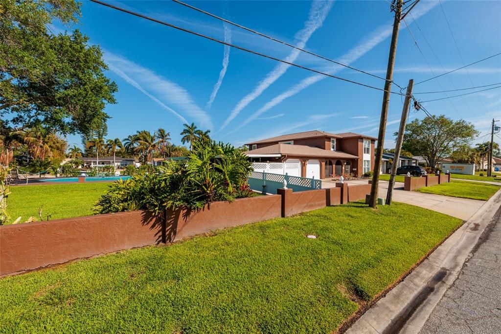 For Sale: $1,820,000 (5 beds, 3 baths, 3298 Square Feet)