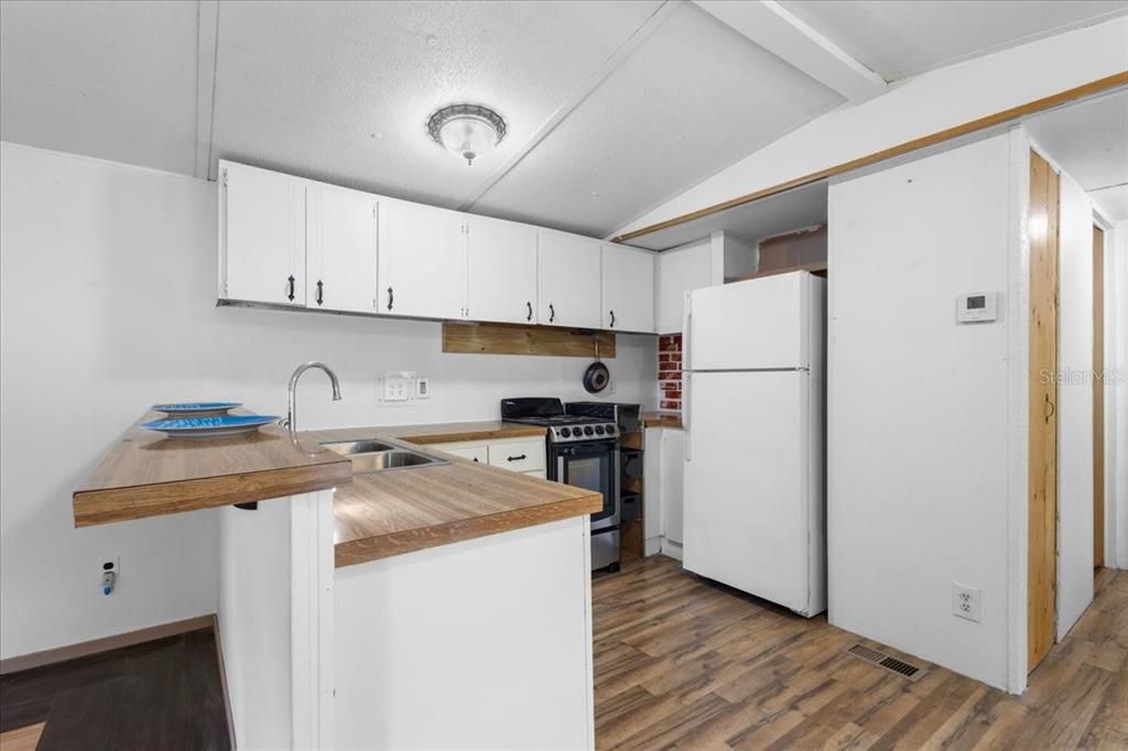 En Venta: $224,900 (2 camas, 1 baños, 784 Pies cuadrados)