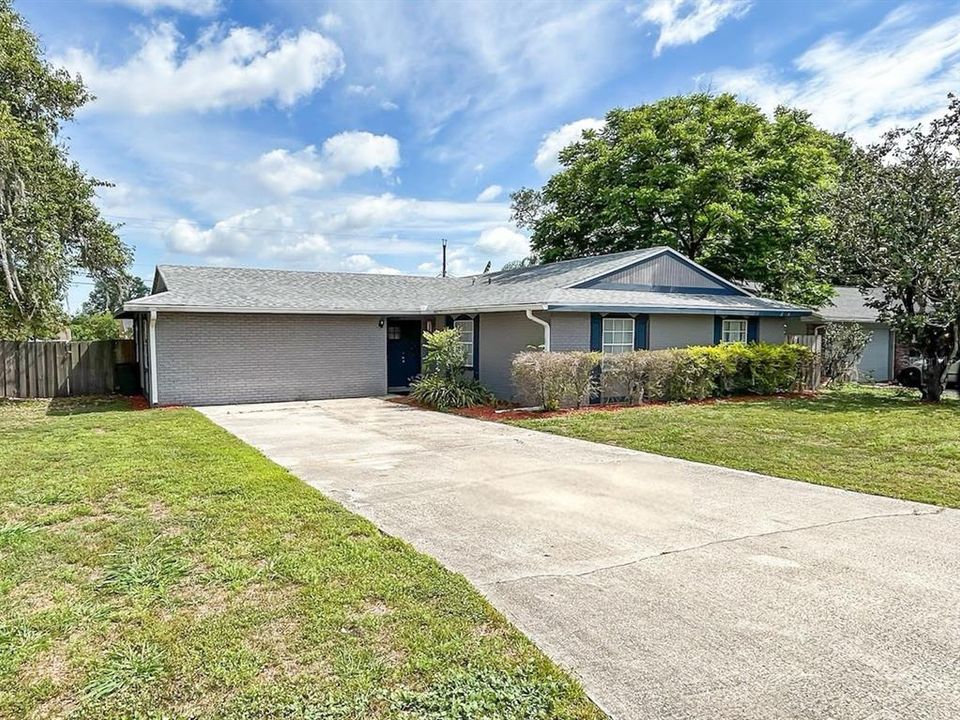 For Sale: $315,000 (4 beds, 2 baths, 1714 Square Feet)