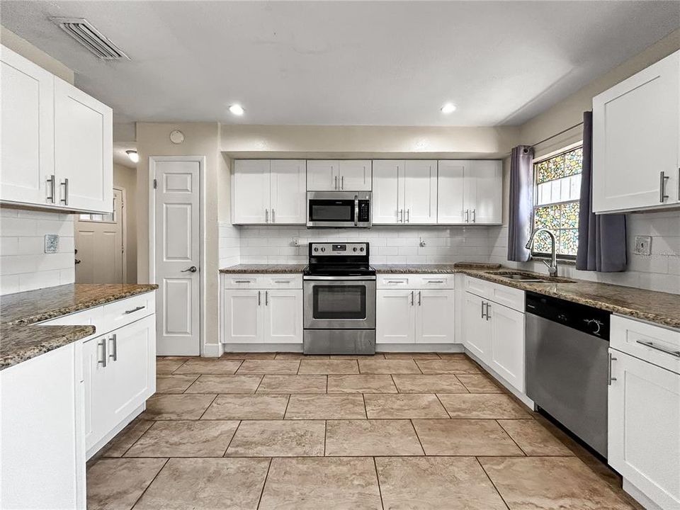 For Sale: $315,000 (4 beds, 2 baths, 1714 Square Feet)