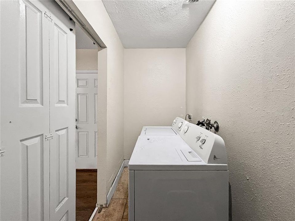 For Sale: $315,000 (4 beds, 2 baths, 1714 Square Feet)