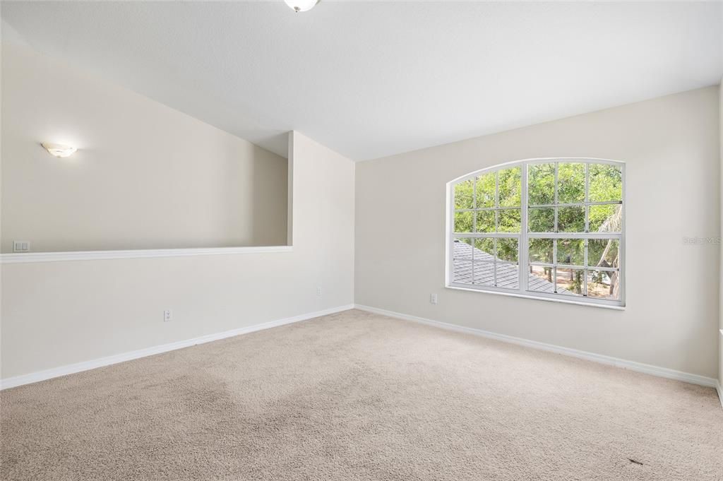 Activo con contrato: $305,000 (4 camas, 2 baños, 1754 Pies cuadrados)