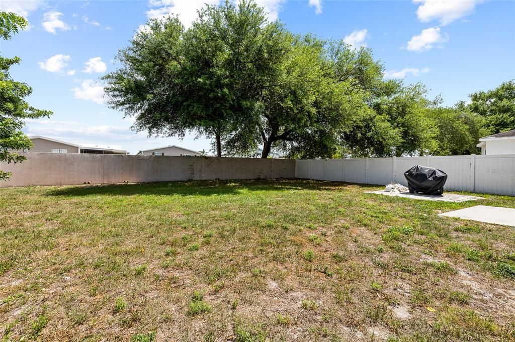 Activo con contrato: $305,000 (4 camas, 2 baños, 1754 Pies cuadrados)