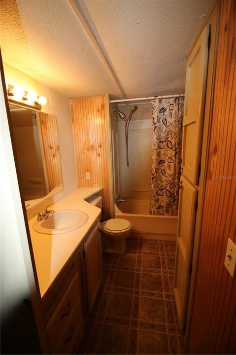 For Rent: $750 (2 beds, 1 baths, 672 Square Feet)