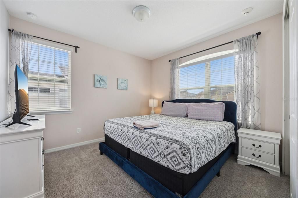 Active With Contract: $699,000 (9 beds, 6 baths, 4363 Square Feet)