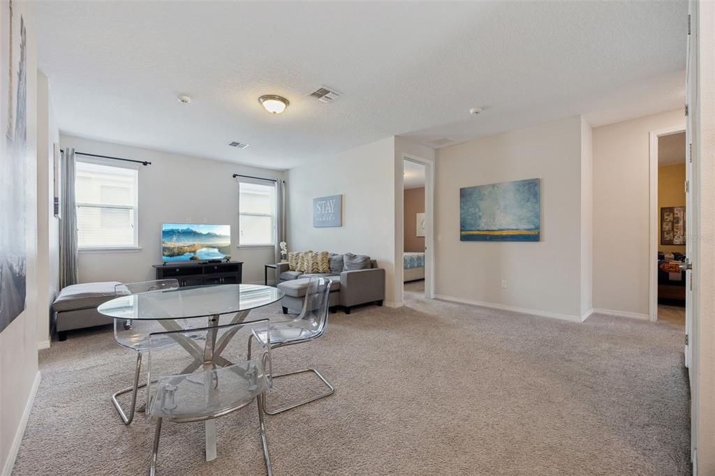 Active With Contract: $699,000 (9 beds, 6 baths, 4363 Square Feet)