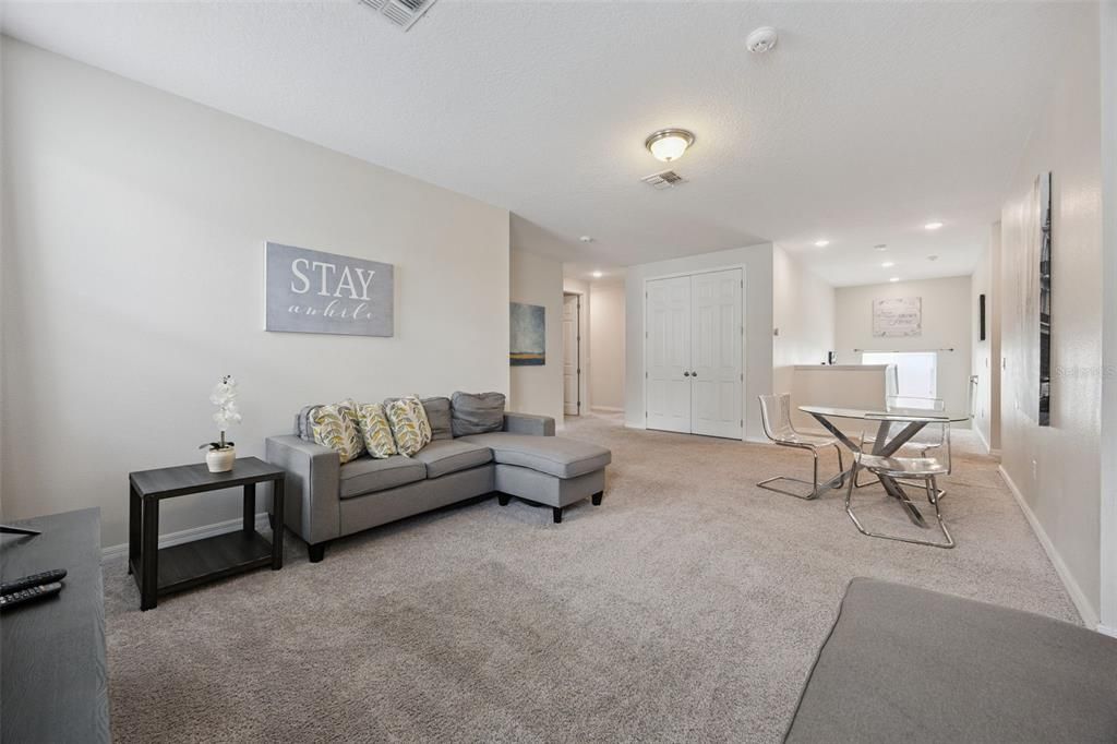Active With Contract: $699,000 (9 beds, 6 baths, 4363 Square Feet)