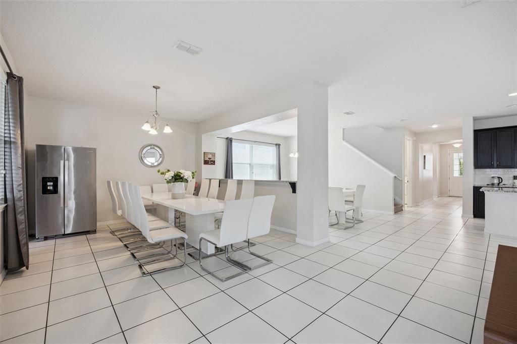 Active With Contract: $699,000 (9 beds, 6 baths, 4363 Square Feet)