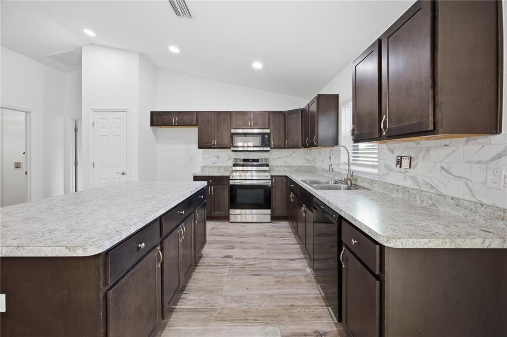 En Venta: $229,900 (3 camas, 2 baños, 1398 Pies cuadrados)