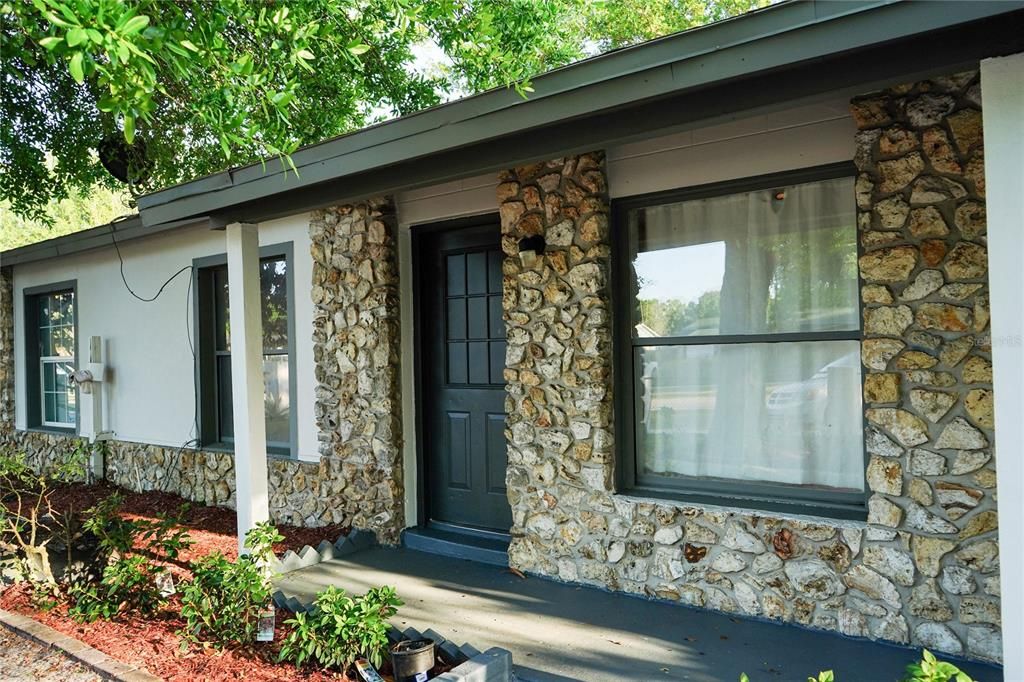 На продажу: $340,000 (4 спален, 1 ванн, 1465 Квадратных фут)