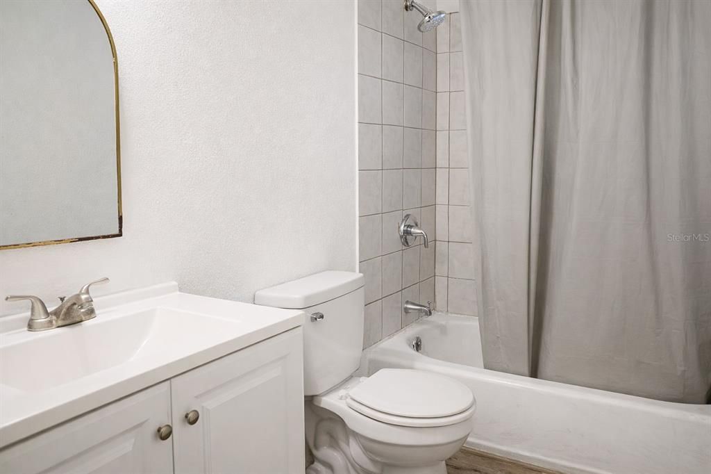 На продажу: $340,000 (4 спален, 1 ванн, 1465 Квадратных фут)