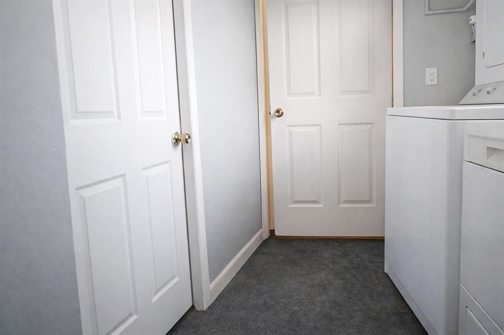 На продажу: $340,000 (4 спален, 1 ванн, 1465 Квадратных фут)