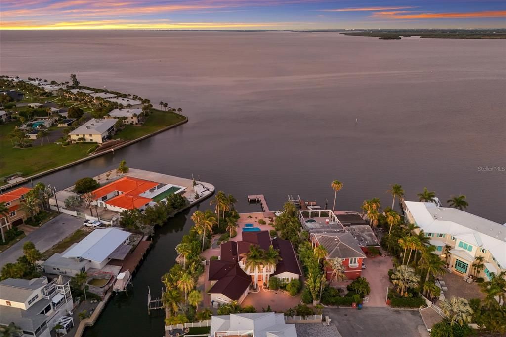 For Sale: $3,500,000 (4 beds, 4 baths, 3278 Square Feet)