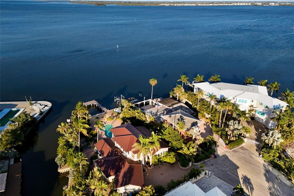 For Sale: $3,500,000 (4 beds, 4 baths, 3278 Square Feet)