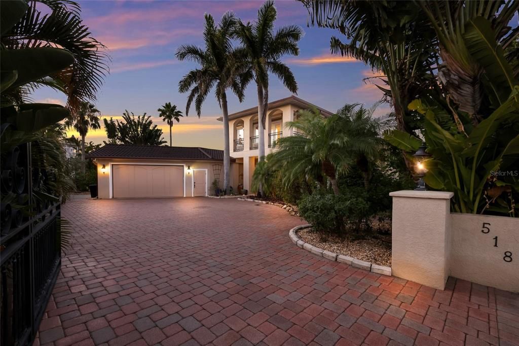 For Sale: $3,500,000 (4 beds, 4 baths, 3278 Square Feet)