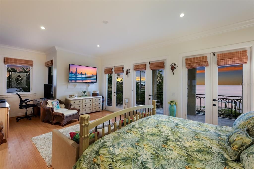 For Sale: $3,500,000 (4 beds, 4 baths, 3278 Square Feet)