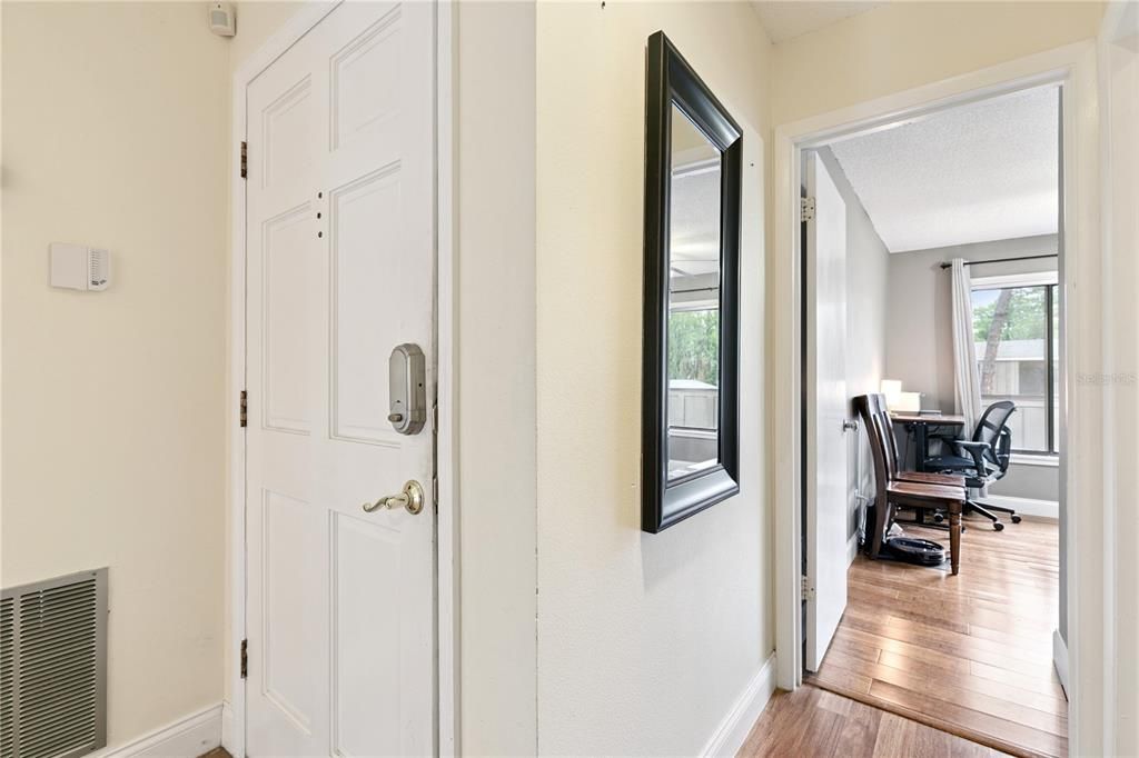 Activo con contrato: $129,900 (2 camas, 2 baños, 1123 Pies cuadrados)