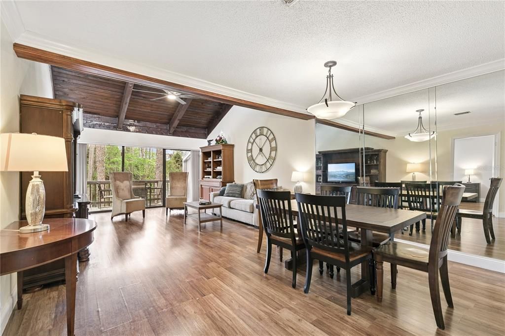 Activo con contrato: $129,900 (2 camas, 2 baños, 1123 Pies cuadrados)
