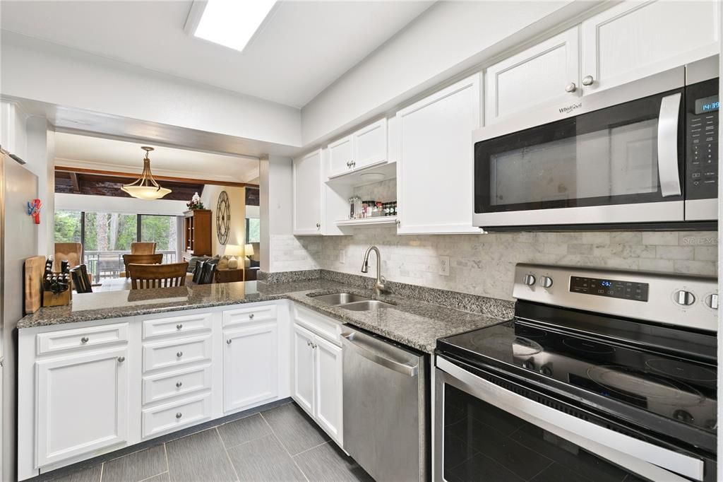 Activo con contrato: $129,900 (2 camas, 2 baños, 1123 Pies cuadrados)