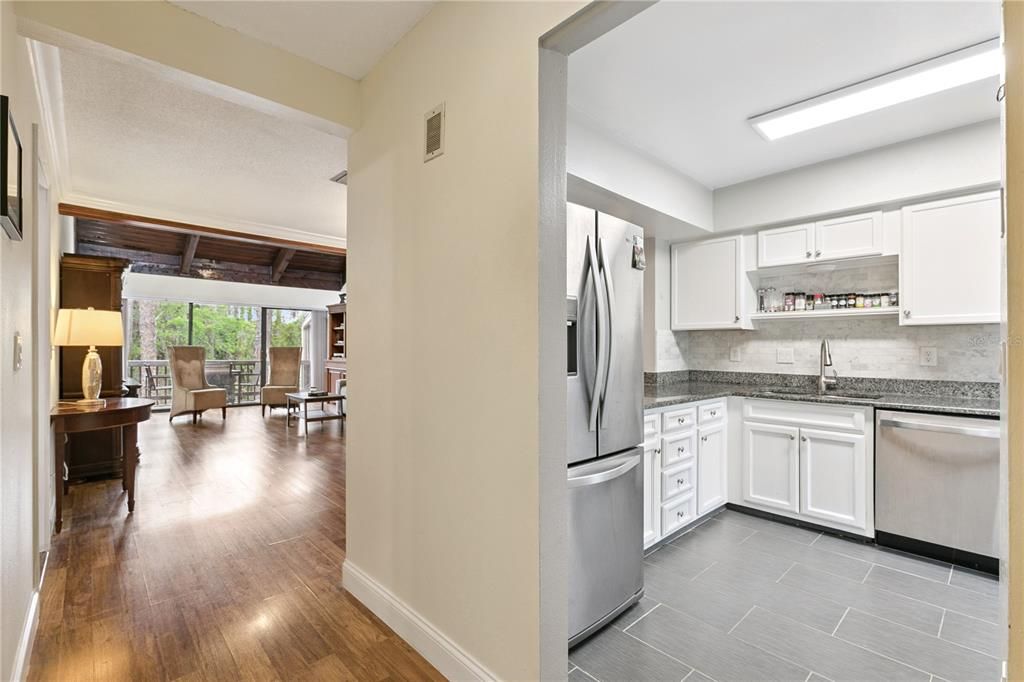 Activo con contrato: $129,900 (2 camas, 2 baños, 1123 Pies cuadrados)