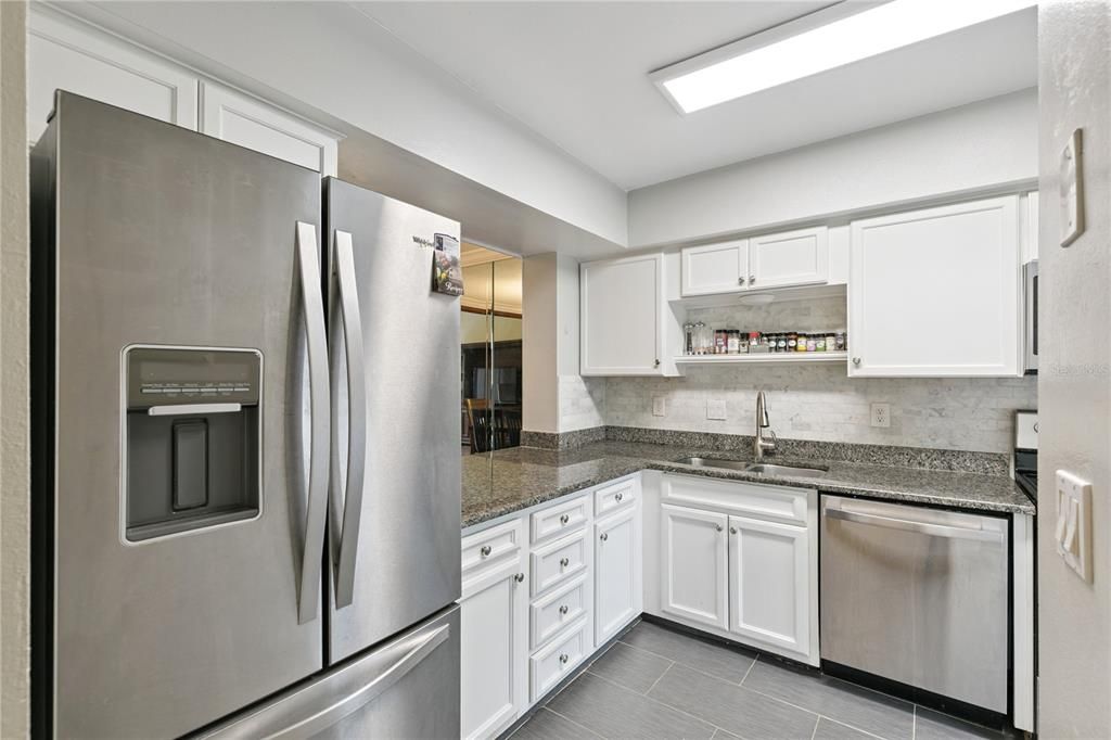 Activo con contrato: $129,900 (2 camas, 2 baños, 1123 Pies cuadrados)