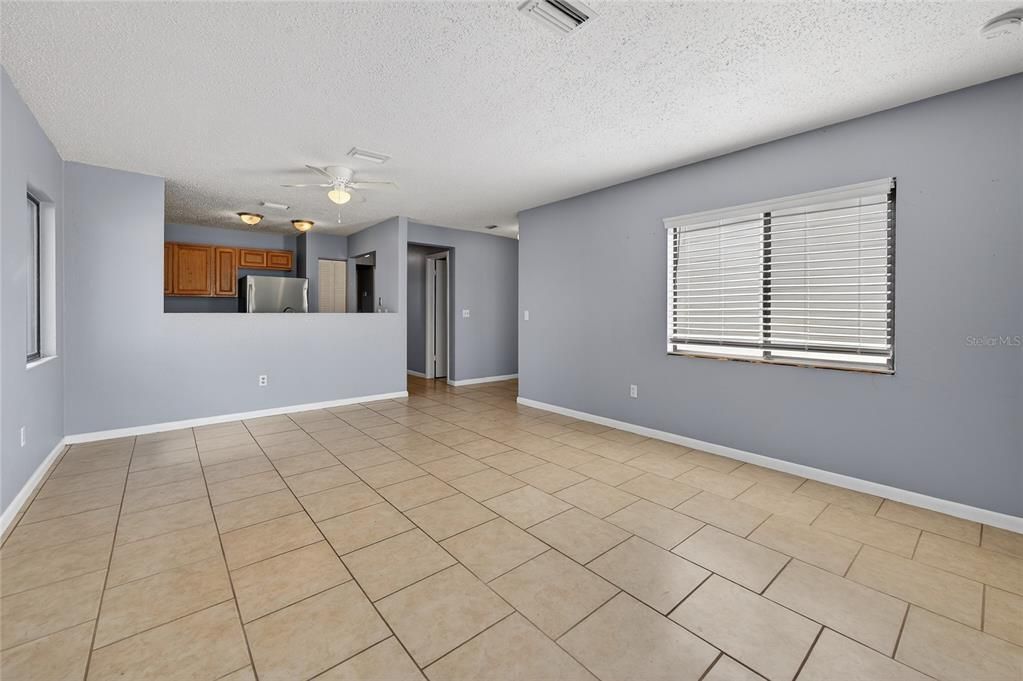 En Venta: $350,000 (5 camas, 0 baños, 2088 Pies cuadrados)