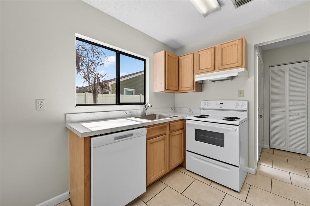 En Venta: $350,000 (5 camas, 0 baños, 2088 Pies cuadrados)