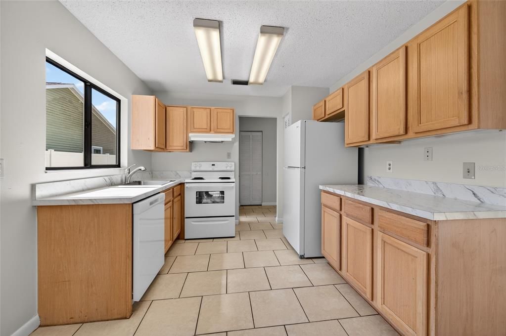 En Venta: $350,000 (5 camas, 0 baños, 2088 Pies cuadrados)