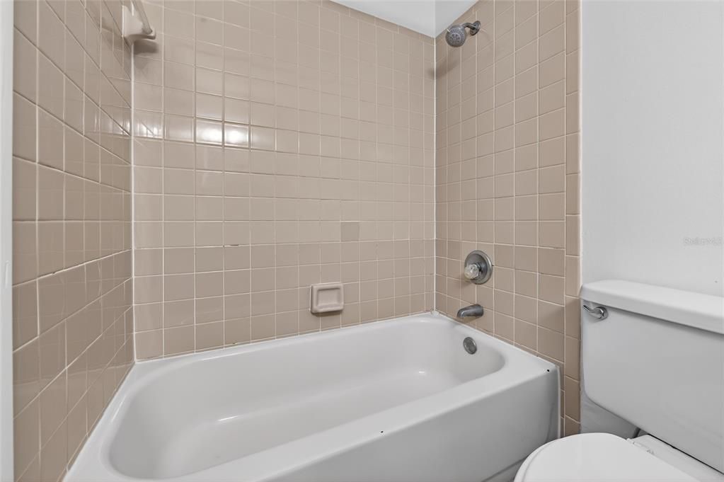 En Venta: $350,000 (5 camas, 0 baños, 2088 Pies cuadrados)