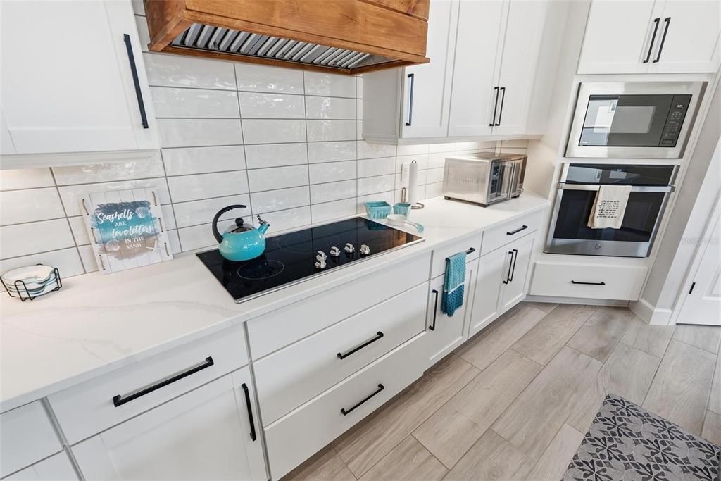 На продажу: $699,900 (3 спален, 2 ванн, 2075 Квадратных фут)